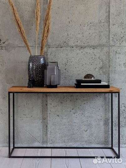 Консоль из дерева и металла