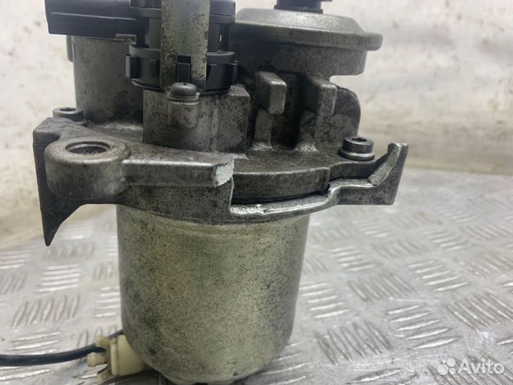 Насос Toyota Land Cruiser J200 1vdftv 2012