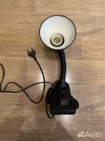 Лампа настольная