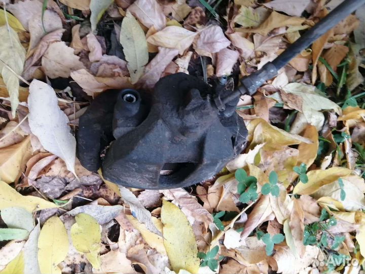 Суппорт передний Форд Фокус 3