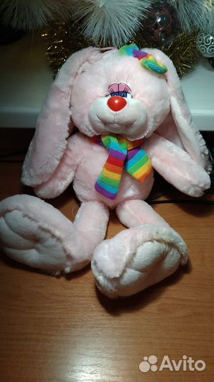 Кролик розовый Новогодний поет песню