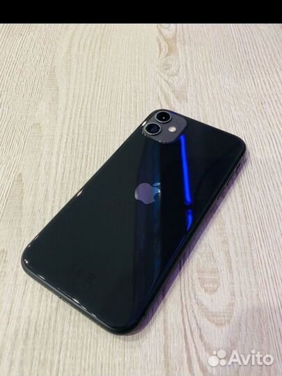 Телефон iPhone 11
