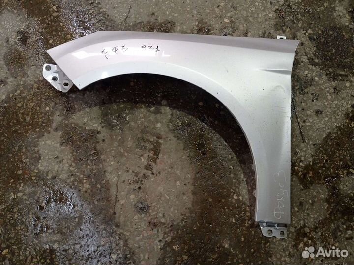 Крыло переднее левое Ford Focus 3,дефект