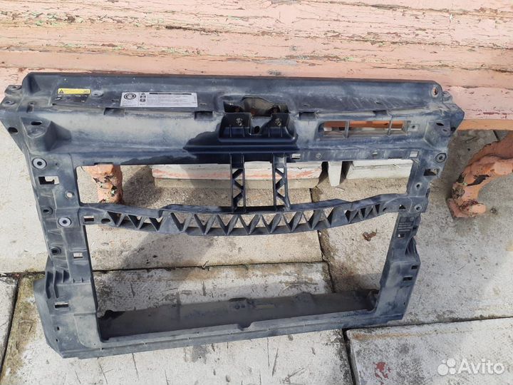 Рамка радиатора volkswagen polo седан 2010-2013