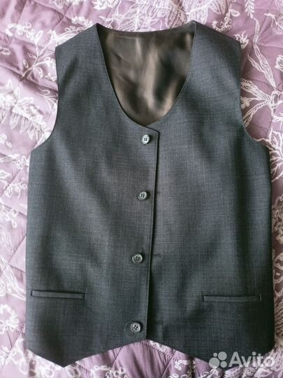 Жилет классический школьный