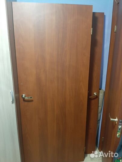 Двери межкомнатные 200 80 бу с ручками и петлями