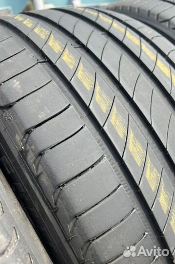 Michelin Primacy 4 245/45 R17