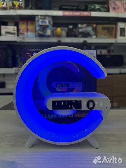 Умный ночник с беспроводной зарядкой