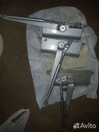 Дверные доводчики Quantum