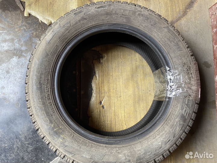 Pirelli Ice Zero FR 185/65 R15 92T