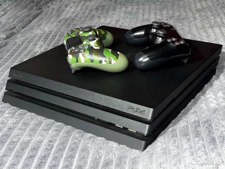 Sony PS4 pro 1tb 2 геймпада