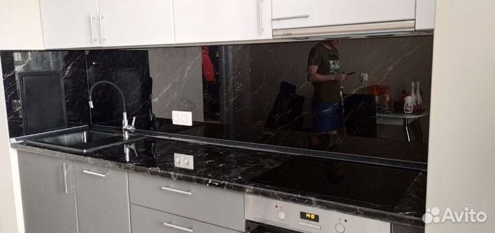 Стеклянный фартук для кухни