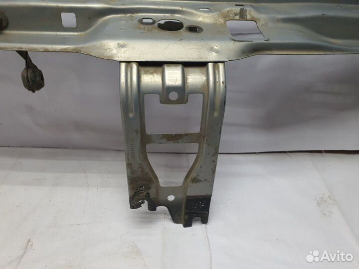 Рамка радиатора (телевизор ) Renault Symbol 2004