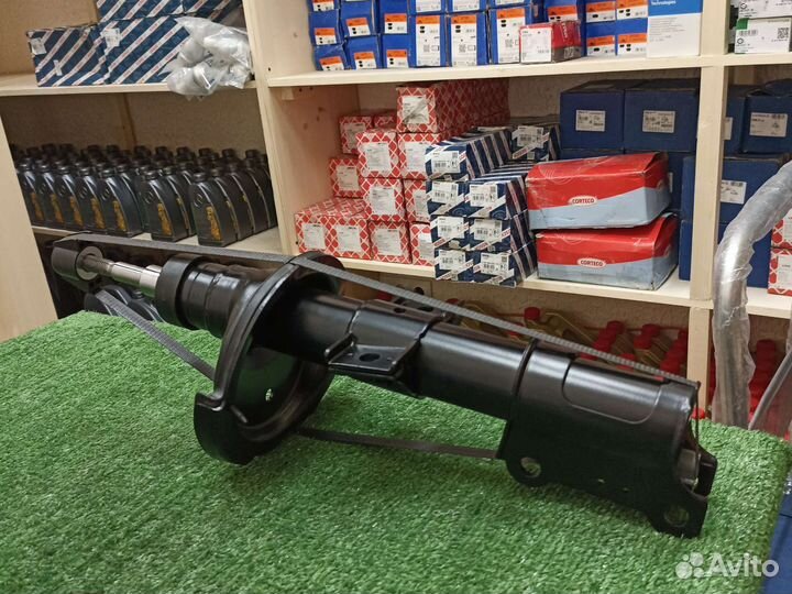 Амортизатор передний Вольво хс90 (2002-2014г)