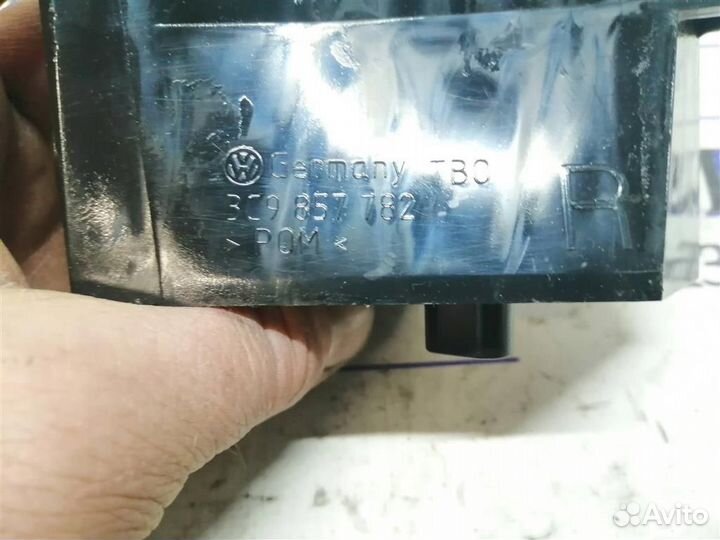 Кронштейн VW Passat (B7) 2011-2015