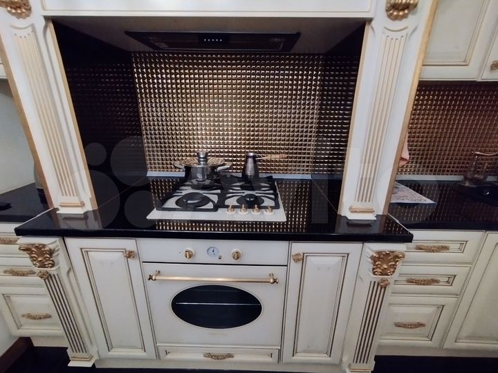 2-к. квартира, 65 м², 8/10 эт.