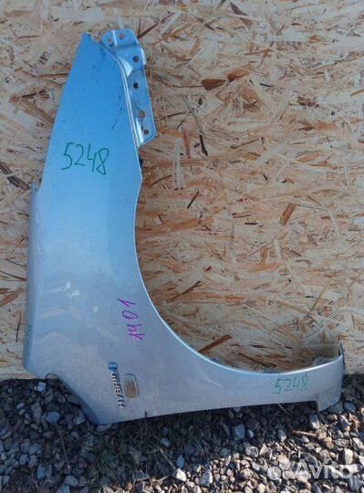 Крыло переднее правое Toyota Prius NHW20