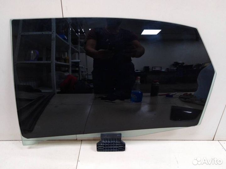 Стекло двери задней левой Audi A4 B7 2005-2007