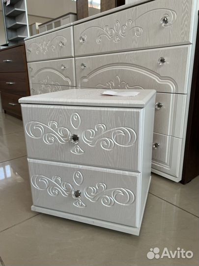 Тумба прикроватная