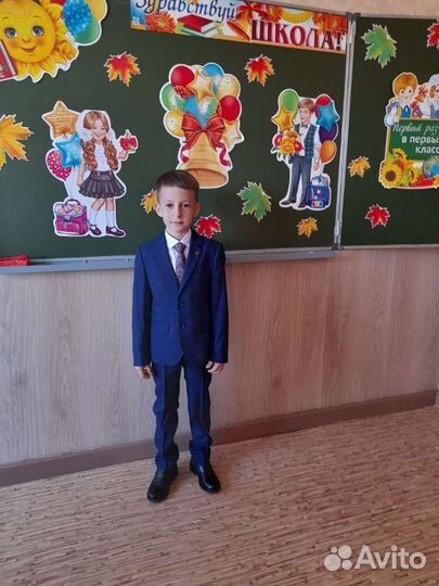 Школьный костюм для мальчика 122 новый синий