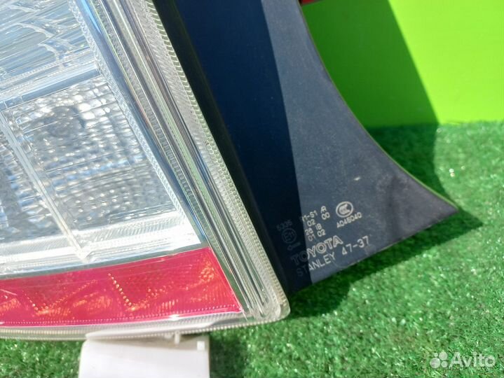 Фонарь toyota ZVW35,ZVW30 prius