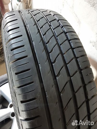 Matador MP 85 Hectorra 4x4 215/60 R17 96H