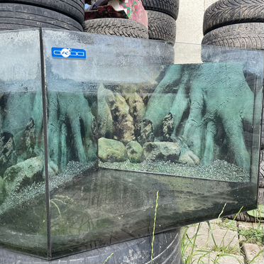 Аквариум около 100л
