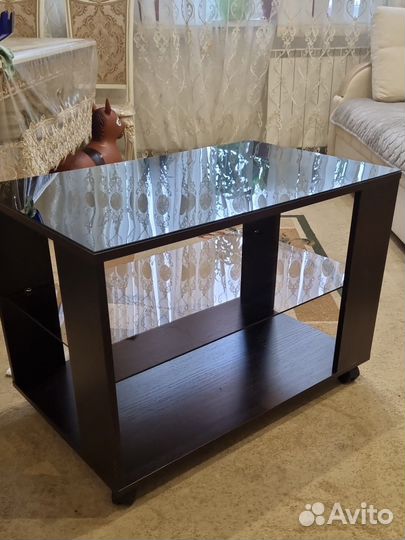 Столик в гостинную