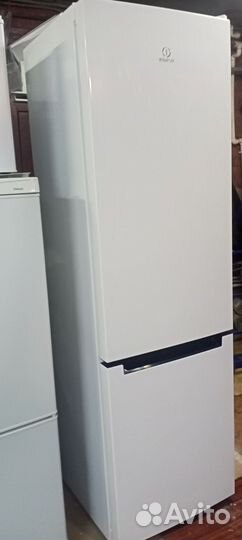 Холодильник indesit