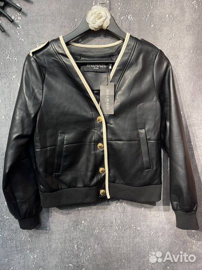 Стильный бомбер Balmain