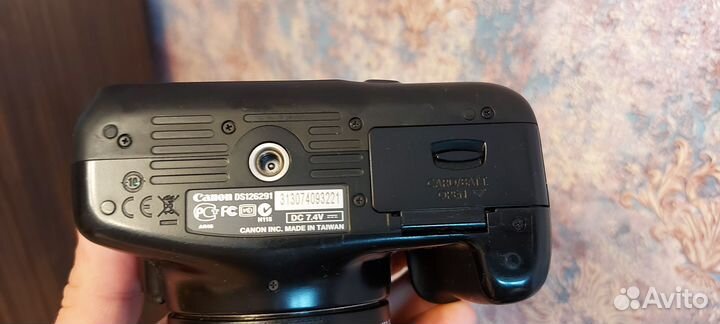 Зеркальный фотоаппарат Canon EOS 1100D