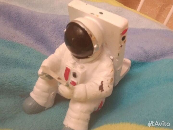 Тренер по игранию на унитазе amogus