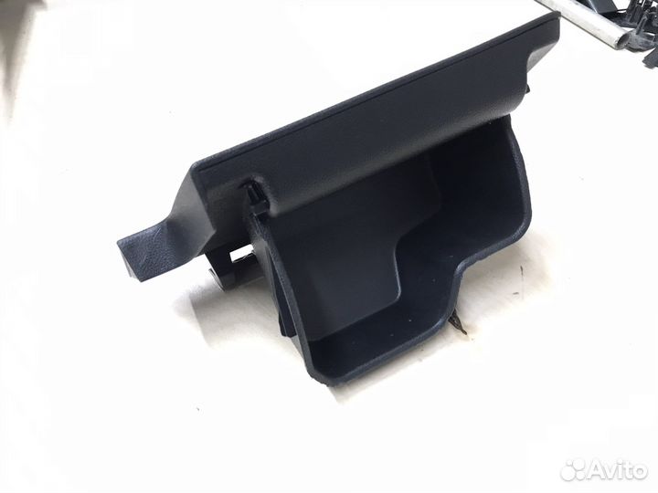 Водительский бардачок Tiguan 2