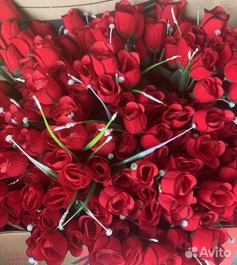 Венки, корзины, вазы, полянки, искус. цветы