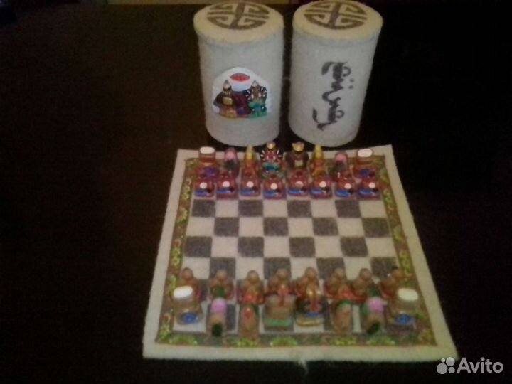 Шахматы монгольские нецки