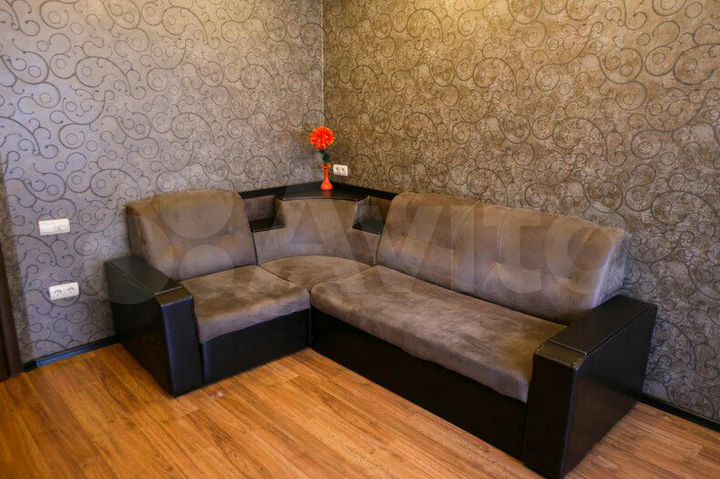 2-к. квартира, 52 м², 4/10 эт.