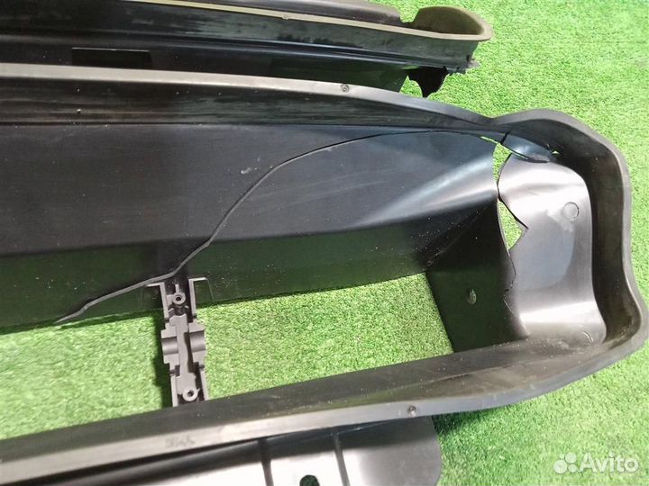 Воздуховод радиатора Land Rover Defender (110) 20