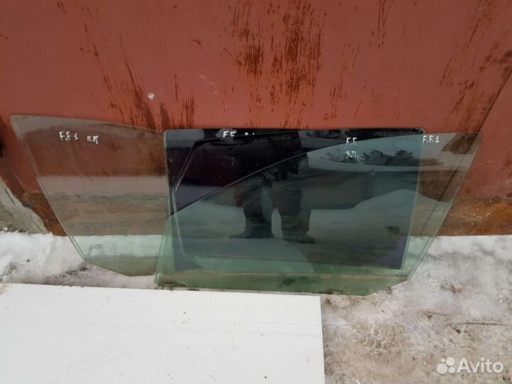 Стекло двери Ford Focus 1