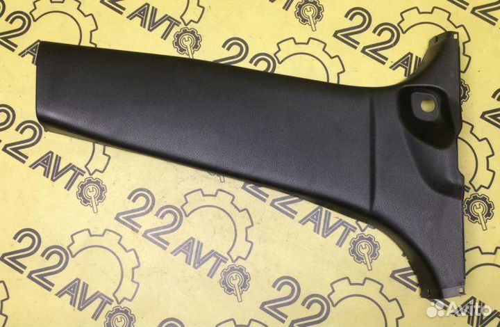 Накладка стойки нижняя правая Suzuki Escudo TD94W