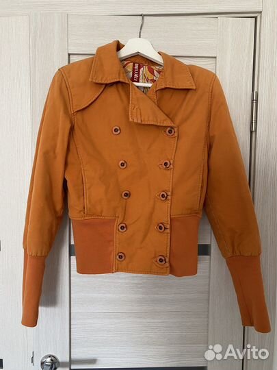 Коробка с женской одеждой 42 р-р