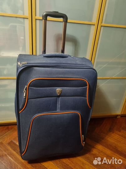Чемодан на колесах большой
