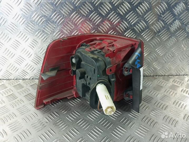 Фонарь задний для Volkswagen Sharan 2 7N0945096G