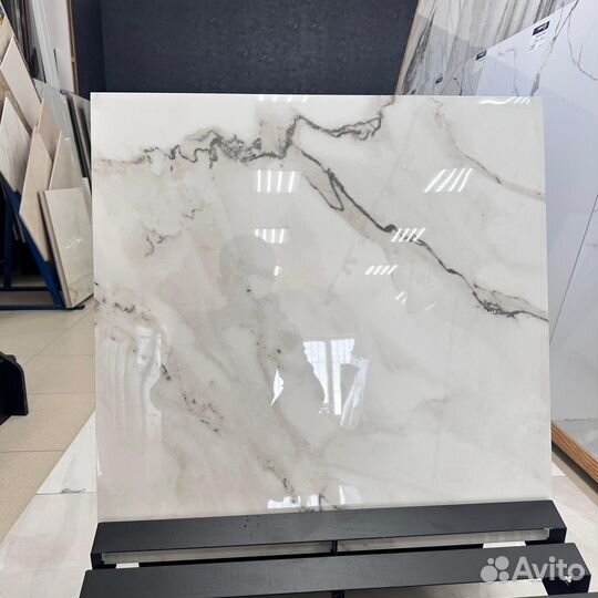 Керамическая плитка / керамогранит