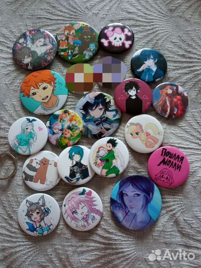 Аниме значки и брелки
