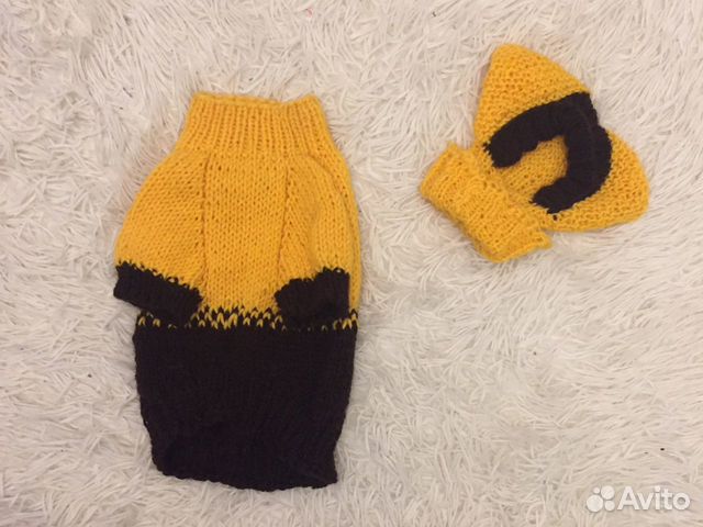 Кофта вязаная и шапка для собаки