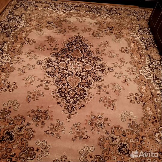 Ковер шерстяной