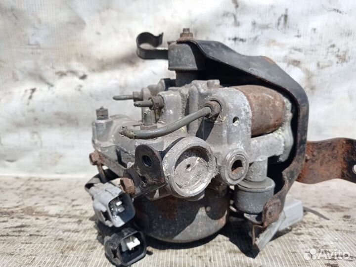 Toyota Previa 1990-2000 блок ABS