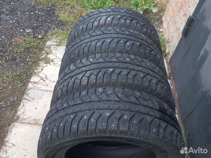 Bridgestone Ice Cruiser 7000 195/60 R15 B