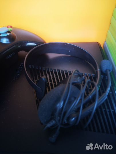 Xbox 360 S 250Gb Прошитый + 15 лицензионных дисков