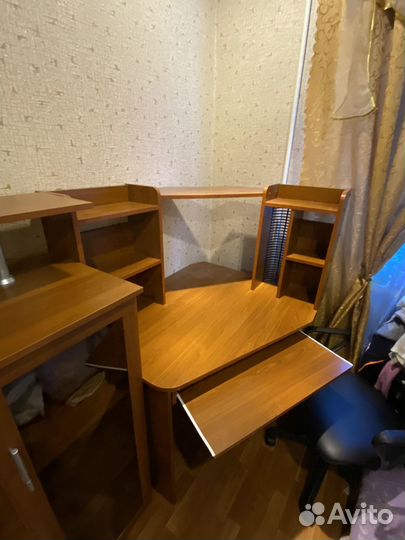 Компьютерный стол угловой